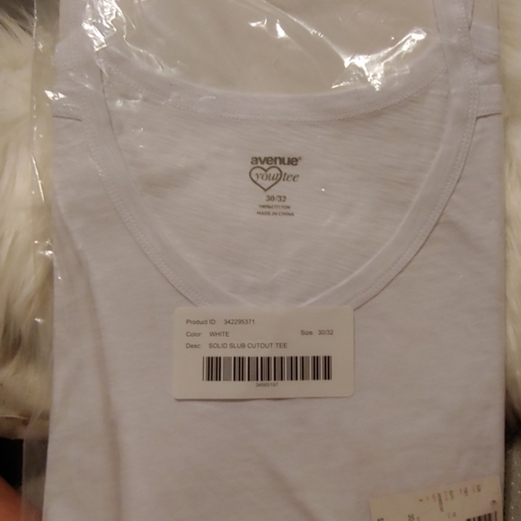 💜CUTOUT SHOULDER TEE - Picture 3 of 3